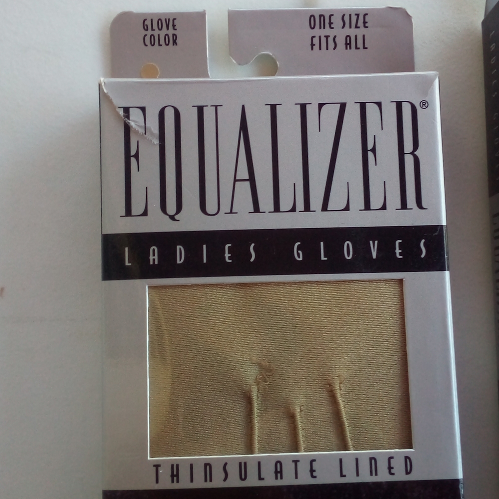 Equalizer Ladies Gloves in gold/tan - Picture 2 of 7